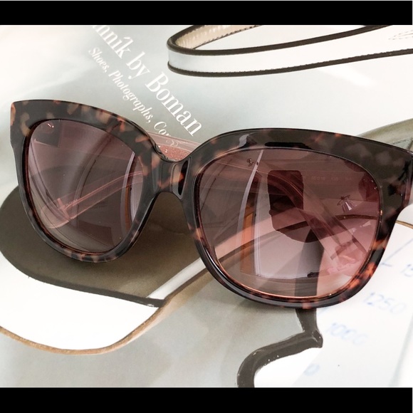 Bobbi Brown Accessories - Bobbi Brown The Taylor Sunglasses